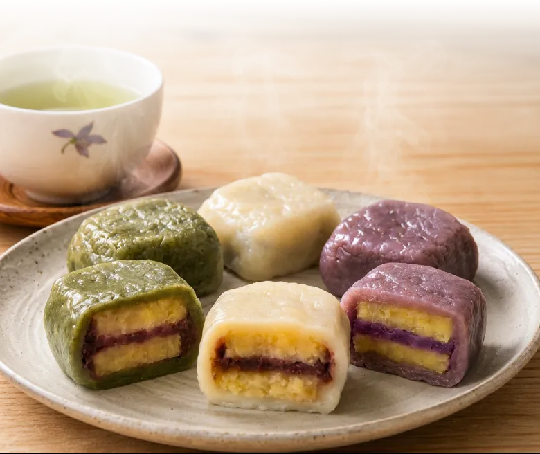 いきなり団子3種6個の盛り合わせと緑茶